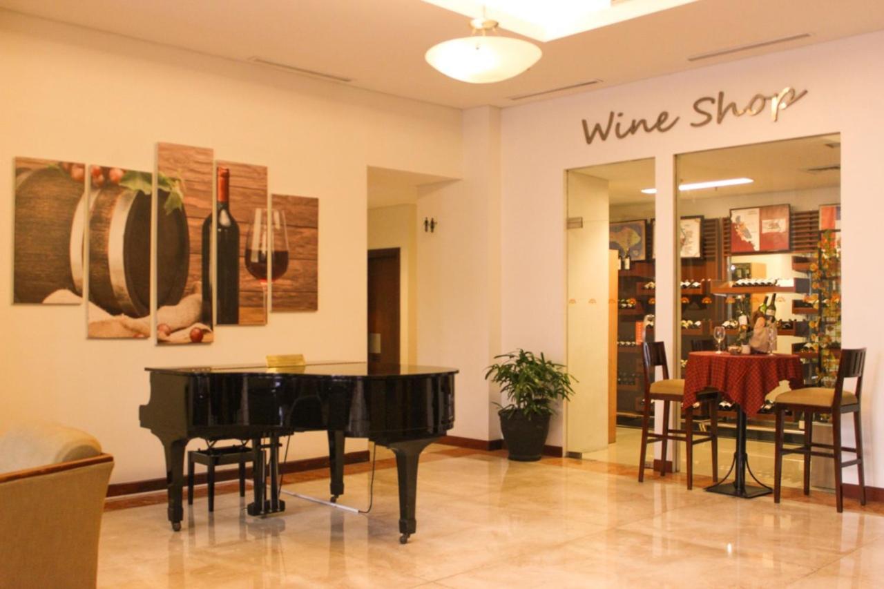 Grand Surya Hotel Kediri Kediri  Luaran gambar