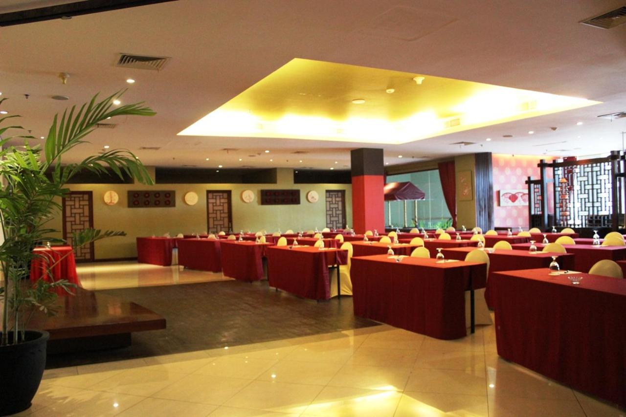 Grand Surya Hotel Kediri Kediri  Luaran gambar