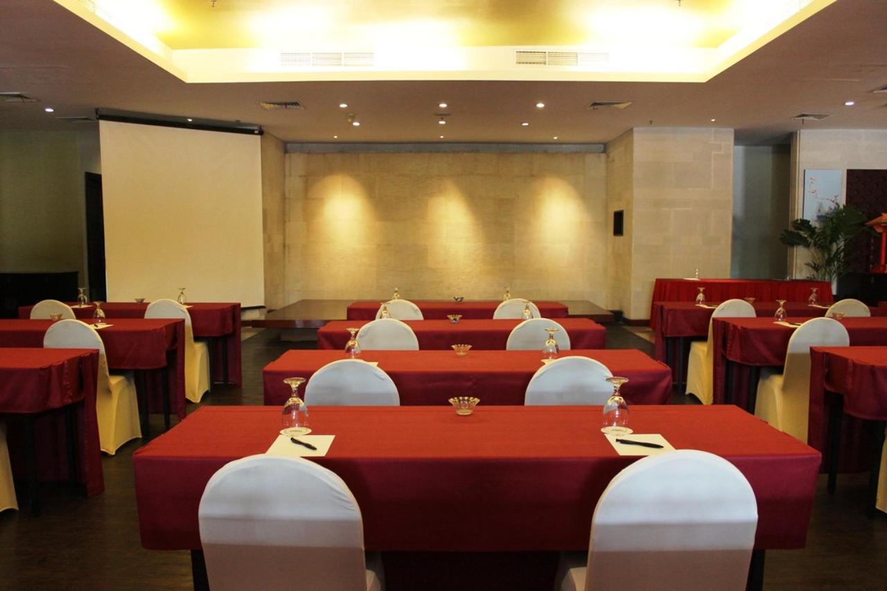 Grand Surya Hotel Kediri Kediri  Luaran gambar