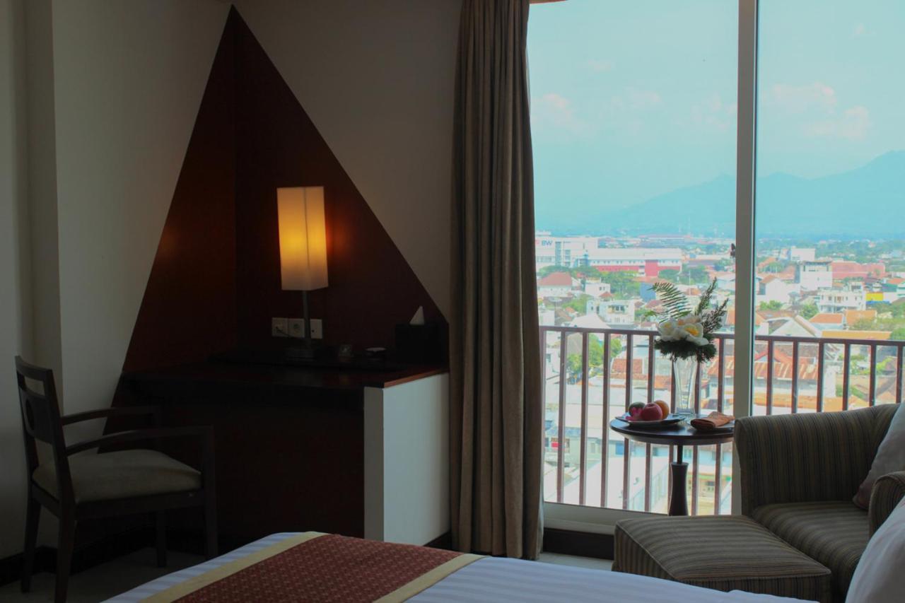 Grand Surya Hotel Kediri Kediri  Luaran gambar