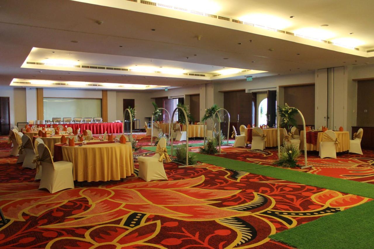 Grand Surya Hotel Kediri Kediri  Luaran gambar