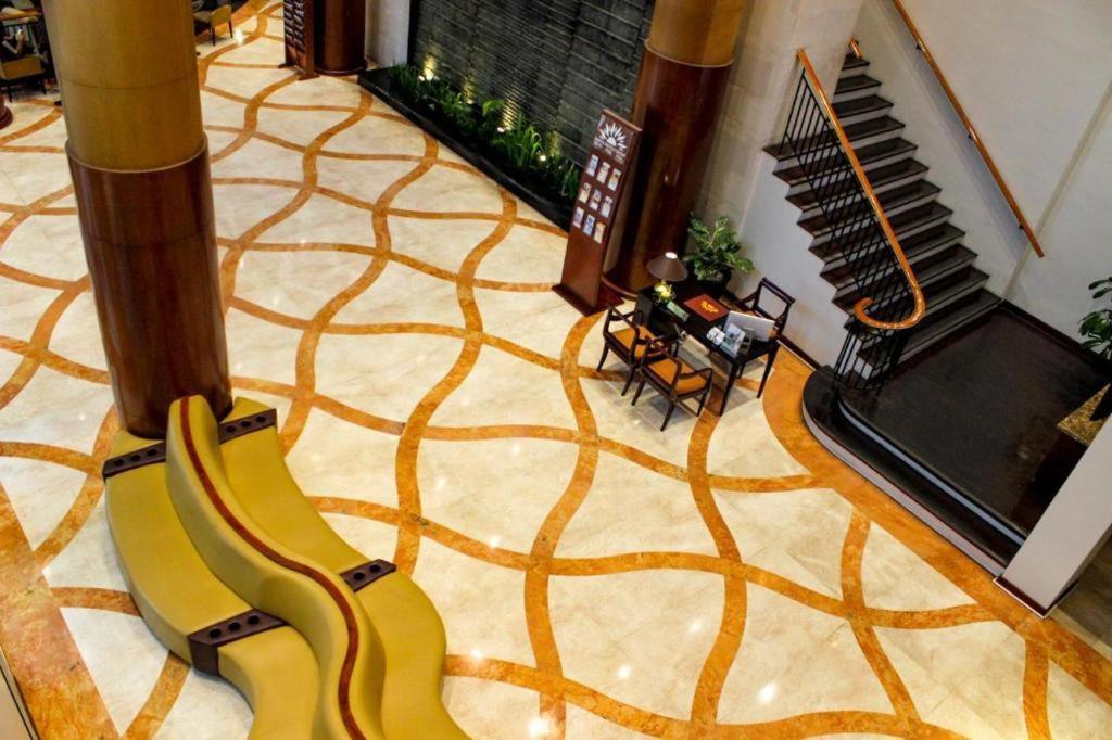 Grand Surya Hotel Kediri Kediri  Luaran gambar
