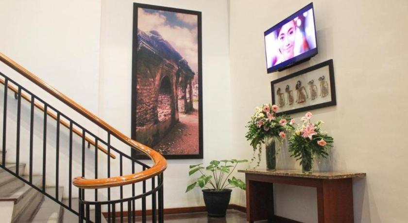 Grand Surya Hotel Kediri Kediri  Luaran gambar