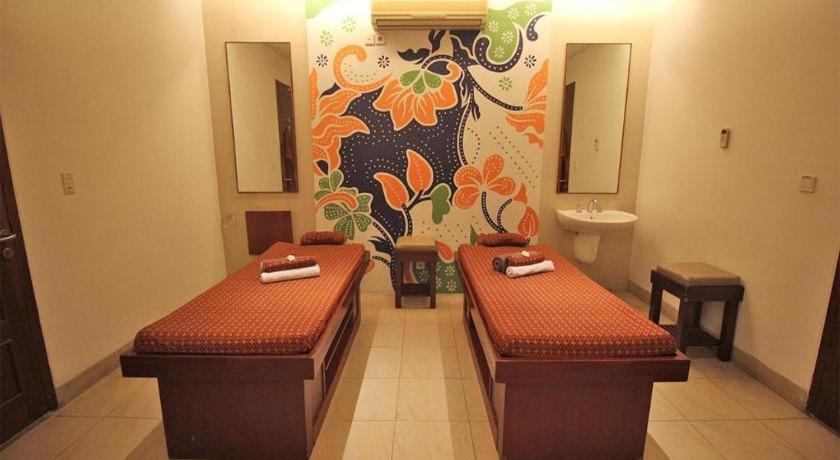 Grand Surya Hotel Kediri Kediri  Luaran gambar