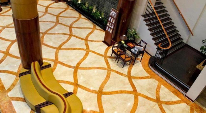 Grand Surya Hotel Kediri Kediri  Luaran gambar