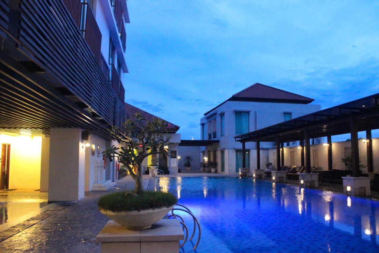 Grand Surya Hotel Kediri Kediri  Luaran gambar
